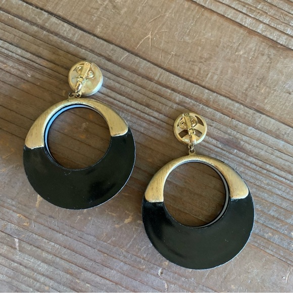 Vintage Black and White Circle Earrings - Picture 6 of 7